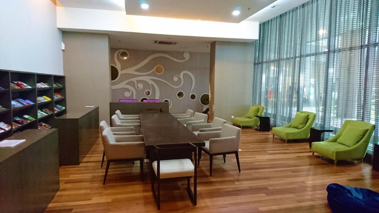 Regalia Suites Infinity Pool Kuala Lumpur Exterior foto