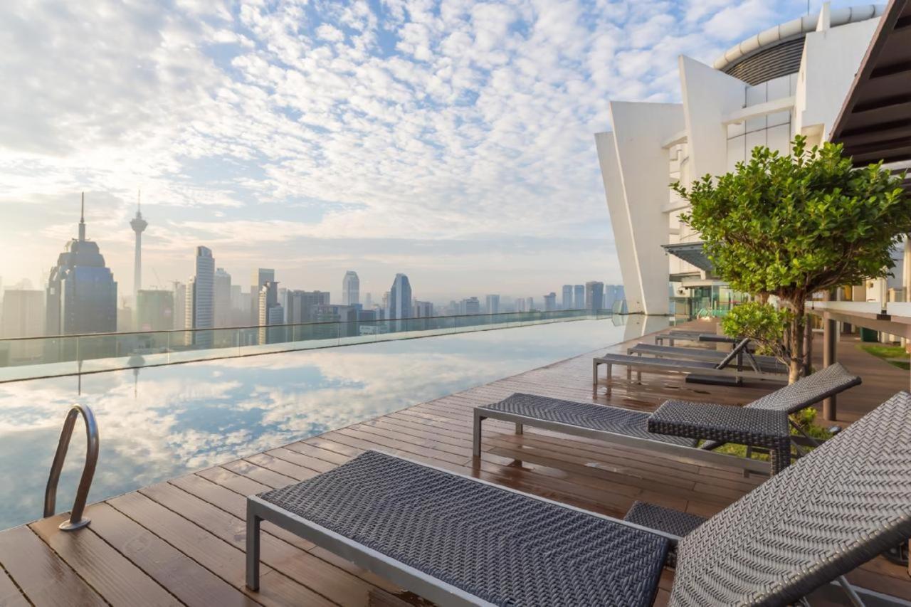 Regalia Suites Infinity Pool Kuala Lumpur Exterior foto